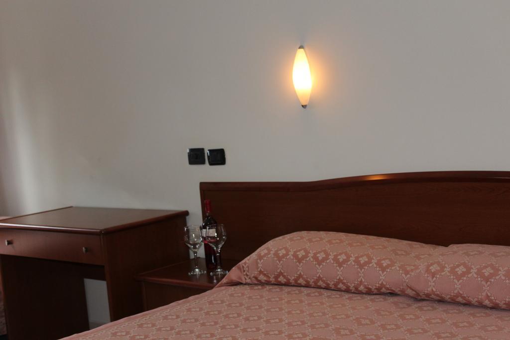 Albergo Villa Bianca Сан Джовани Ротондо Екстериор снимка