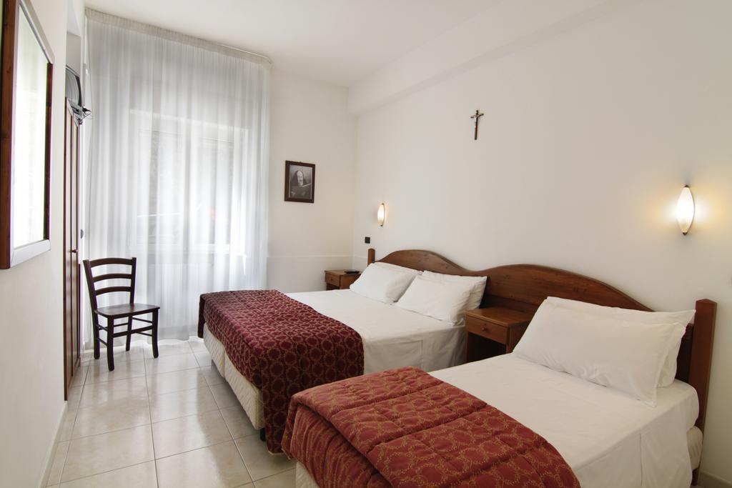 Albergo Villa Bianca Сан Джовани Ротондо Стая снимка