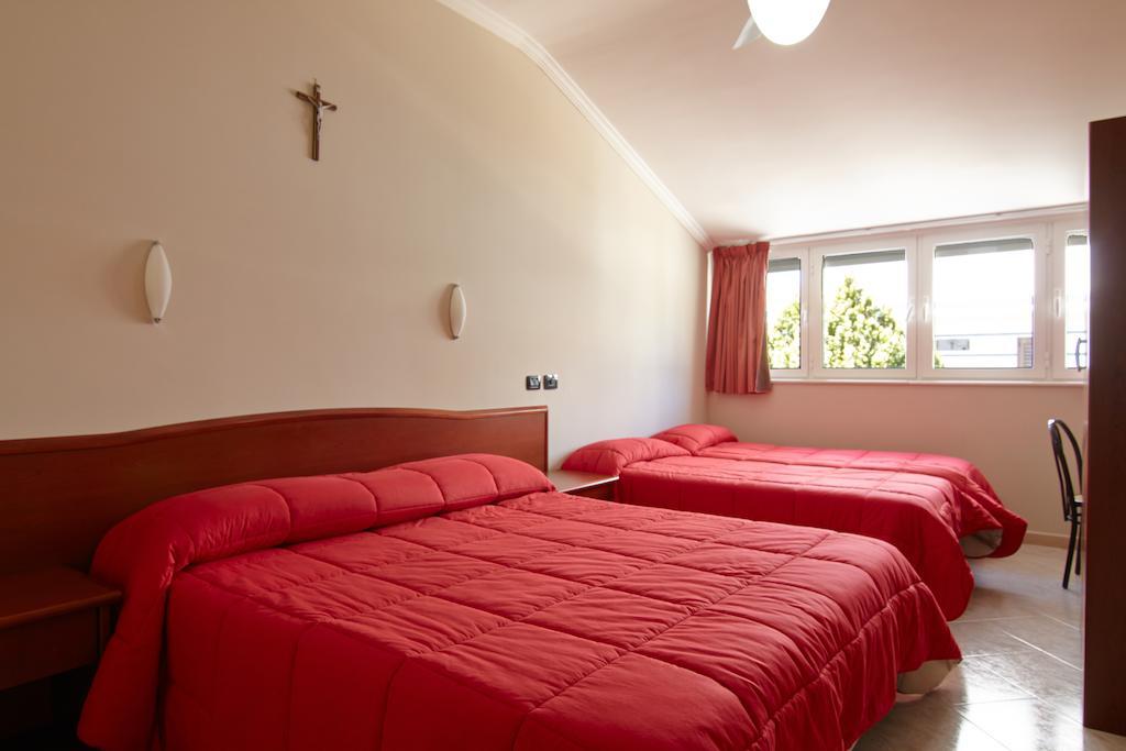 Albergo Villa Bianca Сан Джовани Ротондо Стая снимка