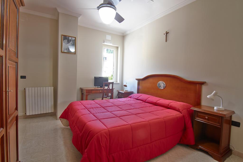 Albergo Villa Bianca Сан Джовани Ротондо Стая снимка
